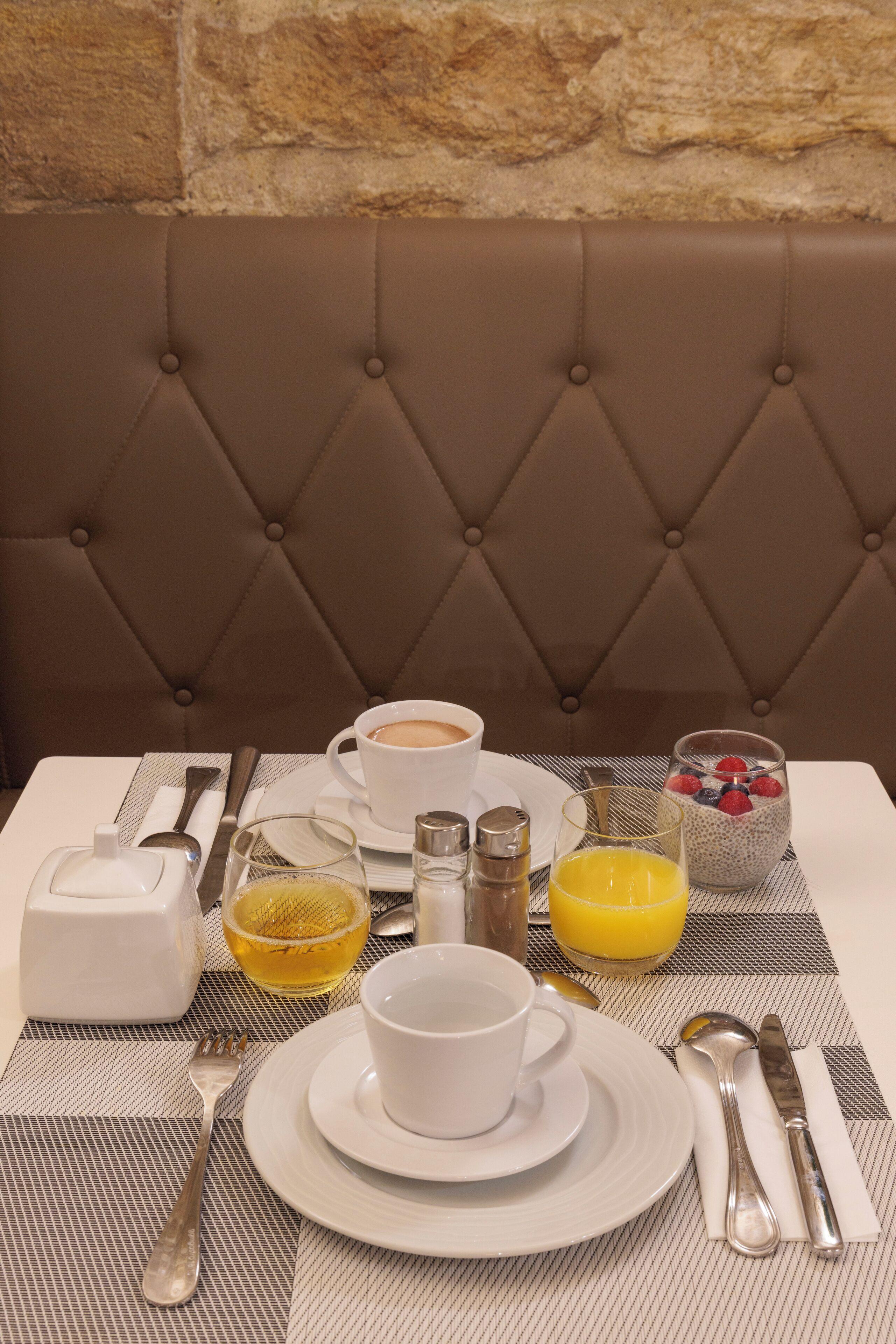 Hotel Saint Martin Bastille 3*